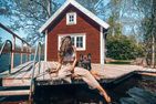 (14) Villa Kunterbunt am See in Schweden - 2 Häuser in einem Paket Smaland - Die Seeterrasse am kleinen Häuschen am See