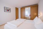 Ferienwohnpark Immenstaad am Bodensee Zwei-Zimmer-Apartment 51/06 Bodensee - Bedroom