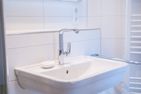 Ferienwohnpark Immenstaad am Bodensee Zwei-Zimmer-Apartment 49/42 Bodensee - Bathroom