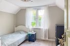  (14) Villa Kunterbunt am See in Schweden - 2 Häuser in einem Paket Smaland - Haupthaus: Schlafzimmer mit Einzelbett im Obergeschoss