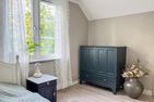  (14) Villa Kunterbunt am See in Schweden - 2 Häuser in einem Paket Smaland - Haupthaus: Schlafzimmer mit Einzelbett im Obergeschoss