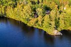  (14) Villa Kunterbunt am See in Schweden - 2 Häuser in einem Paket Smaland - Blick über das enorme Grundstück am See mit allen 3 Gebäuden