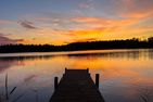  (15) Kristallvilla am See in Schweden - 2 Häuser in einem Paket Smaland - Der Steg am Ferienhaus, daneben Badestelle
