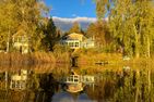  (15) Kristallvilla am See in Schweden - 2 Häuser in einem Paket Smaland - Blick auf die Kristallvilla vom See aus im September 2024