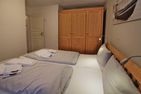  Feldstraße 15b, Whg. 9, "Friesenperle 9" Wyk - gemütliches Doppelbett mit großem Kleiderschrank