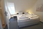  Trutz blanker Hans  - Dünenstr. 19, App. 10 Wenningstedt - Schlafzimmer