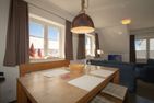  Haus Emilia App. Leuchtturm Hafennähe/Ostseite - Wohnzimmer
