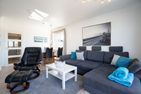  RES/510 - Residenz - Penthousewhg. mit Teilseeblick Scharbeutz - Wohnzimmer