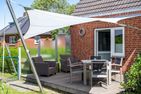  Ferienwohnung Glockenblume Wyk auf Föhr - Durch das Gartentor gelangen Sie direkt auf den PKW-Stellplatz.