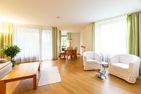 Ferienwohnpark Immenstaad am Bodensee Zwei-Zimmer-Apartment 55/12 Bodensee - Living room