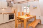  Sonnendeck - Hüs in Lee Süddorf - Sitzgruppe in der Küche der Ferienwohnung Sonnendeck