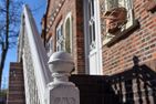  Stadtvilla Wyk auf Föhr - Die alte Fassade stellt einen Kontrast zur modernen Inneneinrichtung des Hauses dar.