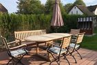  Hygge Hus Oevenum - Dieser Bereich der Terrasse schließt sich an den Essbereich des Hauses an.