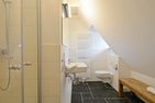  Reethus Dörpsend Haus 2 Midlum - Eines der drei Badezimmer. Auch diese sind alle sehr hell und freundlich und mit hochwertigen Materielien ausgestattet.