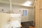  Reethus Dörpsend Haus 2 Midlum - Ebenfalls im Erdgeschoss befindet sich das große Badezimmer mit der Sauna - eine Wellnessoase!