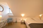  Reethus Dörpsend Haus 2 Midlum - Mit viel Liebe und außergewöhnlichen Möbeln wurde jedes Schlafzimmer einzigartig eingerichtet.