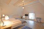  Reethus Dörpsend Haus 2 Midlum - Das große "Elternschlafzimmer" bietet außergewöhnlich viel Platz.