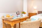  Haus Jungnamen Sand Whg. 14 Wittdün - Esstisch in der Ferienwohnung Jungnamen Sand 14 in Wittdün auf Amrum