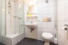 Ferienwohnpark Immenstaad am Bodensee Satteldachhaus (Typ 9) SD 11 Bodensee - Badezimmer