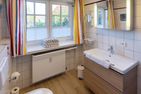 Haus Pesel Ferienwohnung *Reetblick* Norddorf auf Amrum - Badezimmer