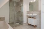  Reetruhe Borgsum - Badezimmer