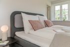  Traumhaus unter Reet Utersum - Schlafzimmer