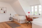  Traumhaus unter Reet Utersum - Bei Bedarf können die Einzelbetten in diesem Schlafzimmer zu einem Doppelbett zusammengeschoben werden - sprechen Sie uns gerne an!