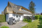  Ferienwohnung Inselnest mit Terrasse & Strandkorb - nur 500 Meter bis zum Strand Koserow - Fassade / Eingang