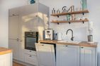  Ferienhaus "Haffhus" mit Balkon, Terrasse und 2 Bädern Achterland - Küche / Küchenzeile