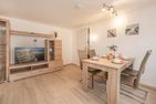  Ferienwohnung Kristin mit Garten und Terrasse Zinnowitz - Wohnzimmer