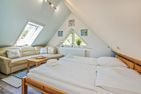  Ferienwohnung Inselzeit auf 2 Etagen mit Strandkorb und Balkon Loddin - Schlafzimmer
