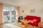  Ferienwohnung Koralle nur 500 m zum Strand mit Balkon Koserow - Wohnzimmer