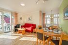  Ferienwohnung Koralle nur 500 m zum Strand mit Balkon Koserow - Wohnzimmer