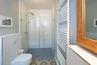  Störtebekers Reethus mit Sauna, Kamin und Terrasse Loddin - Badezimmer