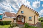  Ferienhaus Albatros mit Terrasse, Balkon und Garten Heringsdorf - Fassade / Eingang