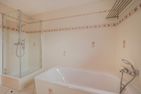  Ferienwohnung Strandläufer mit Badewanne, Terrasse mit Grill und Strandkorb Ahlbeck - Badezimmer