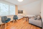  Ferienwohnung Am Bahnhof mit 2 Bädern und nur 700 m zum Strand Ahlbeck - Wohnzimmer