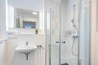  Ferienwohnung Ostseenest Bernstein mit Terrasse & nur 800 m zum Strand Kölpinsee - Badezimmer