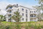  Ferienwohnung Haff & Herz mit Balkon, Freizeit- und Kinderspielbereich Zirchow An der Haffküste - Fassade / Eingang