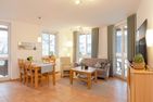  Ferienwohnung Auszeit nur 100 m zum Strand mit Balkon Ahlbeck - Wohnzimmer