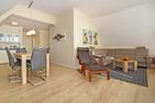 Uns Schilfhus App. Atelier mit großen Balkon und nur 100 m zum Strand Heringsdorf - Wohnzimmer