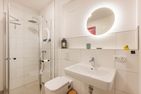  Ferienwohnung Ostseebude mit Balkon und nur 800 m zum Strand Kölpinsee - Badezimmer