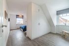  Haus Perle Oevenum - Genug Stauraum finden Sie in dem vom Tischler gefertigtem Einbauschrank.