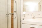  Haus Watthus - Wohnung Himmel Nebel - Badezimmer in der Ferienwohnung "Himmel"