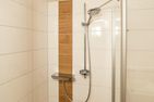  Haus Watthus - Wohnung Paradies Nebel - Badezimmer in der Ferienwohnung "Paradies"