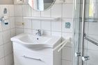  Ferienwohnung Hof Lenz Lemkenhafen auf Fehmarn Fehmarn/ Heiligenhafen - Badezimmer