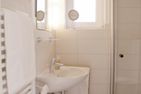 Haus Anneliese Bungalow Düne Norddorf auf Amrum - Badezimmer der Ferienwohnung Düne in Norddorf auf Amrum