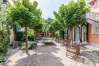  Auf den Höfen Kühlungsborn-Ost - Innenhof mit Sitzecke und Grillmöglichkeit