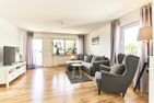  fewo1846 - City Apartment Hasenheide  - Opholdsstue med udgang til altan