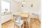  fewo1846 - City Apartment Hasenheide  - åbent køkken med spiseplads og adgang til stuen